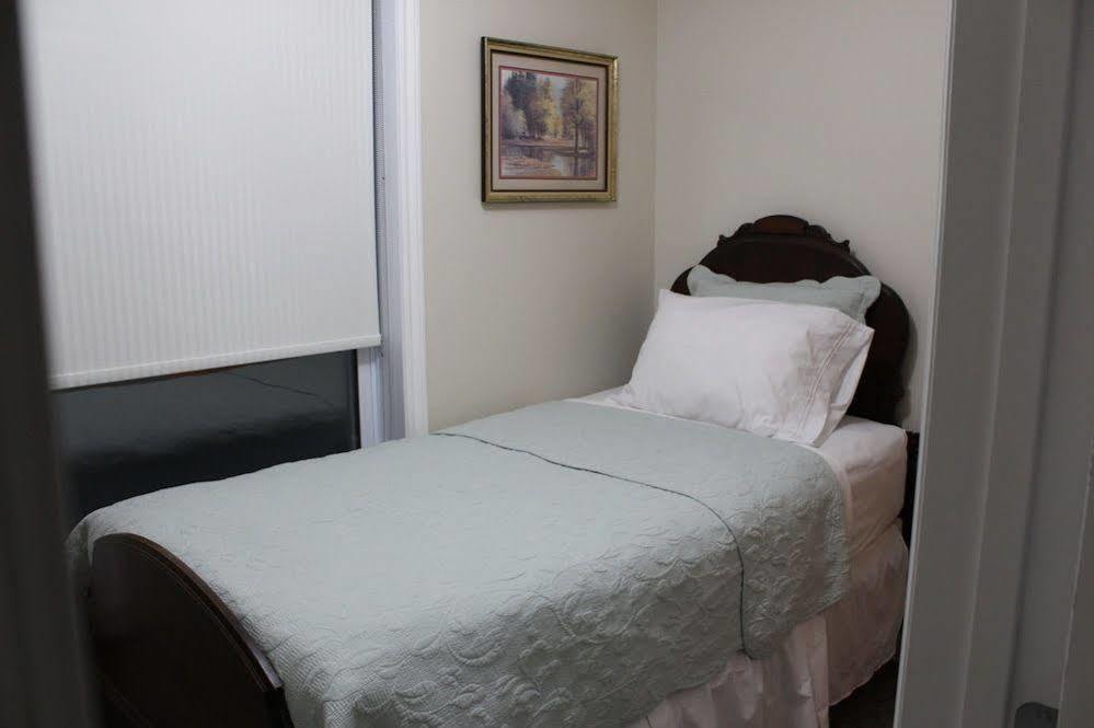 Honeycomb Bed & Breakfast Onanole Exterior photo